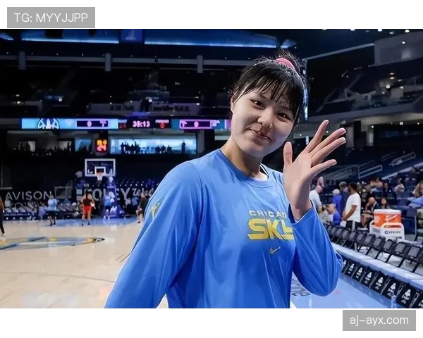 李月汝比赛里像铁汉，逛街却像个贵妇，包包鞋子把我看懵了